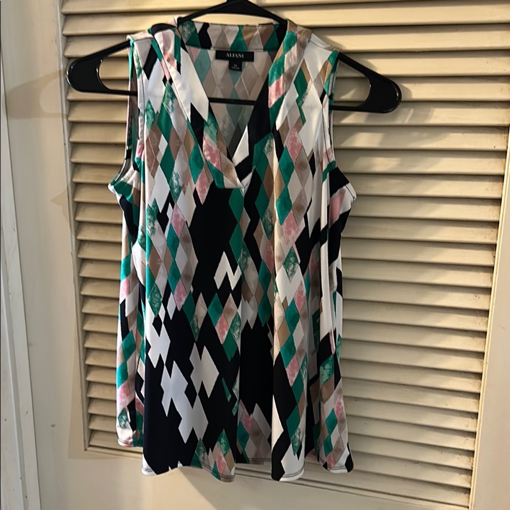 Alfani Black and White Sleeveless Graphic Blouse